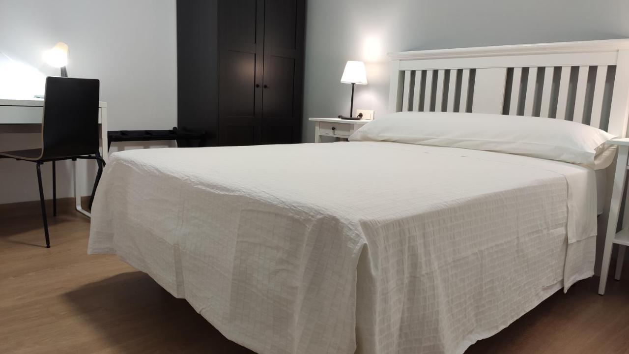 Hostal-Restaurante Paris Форкарей Экстерьер фото
