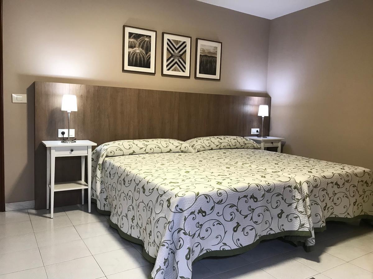 Hostal-Restaurante Paris Форкарей Экстерьер фото