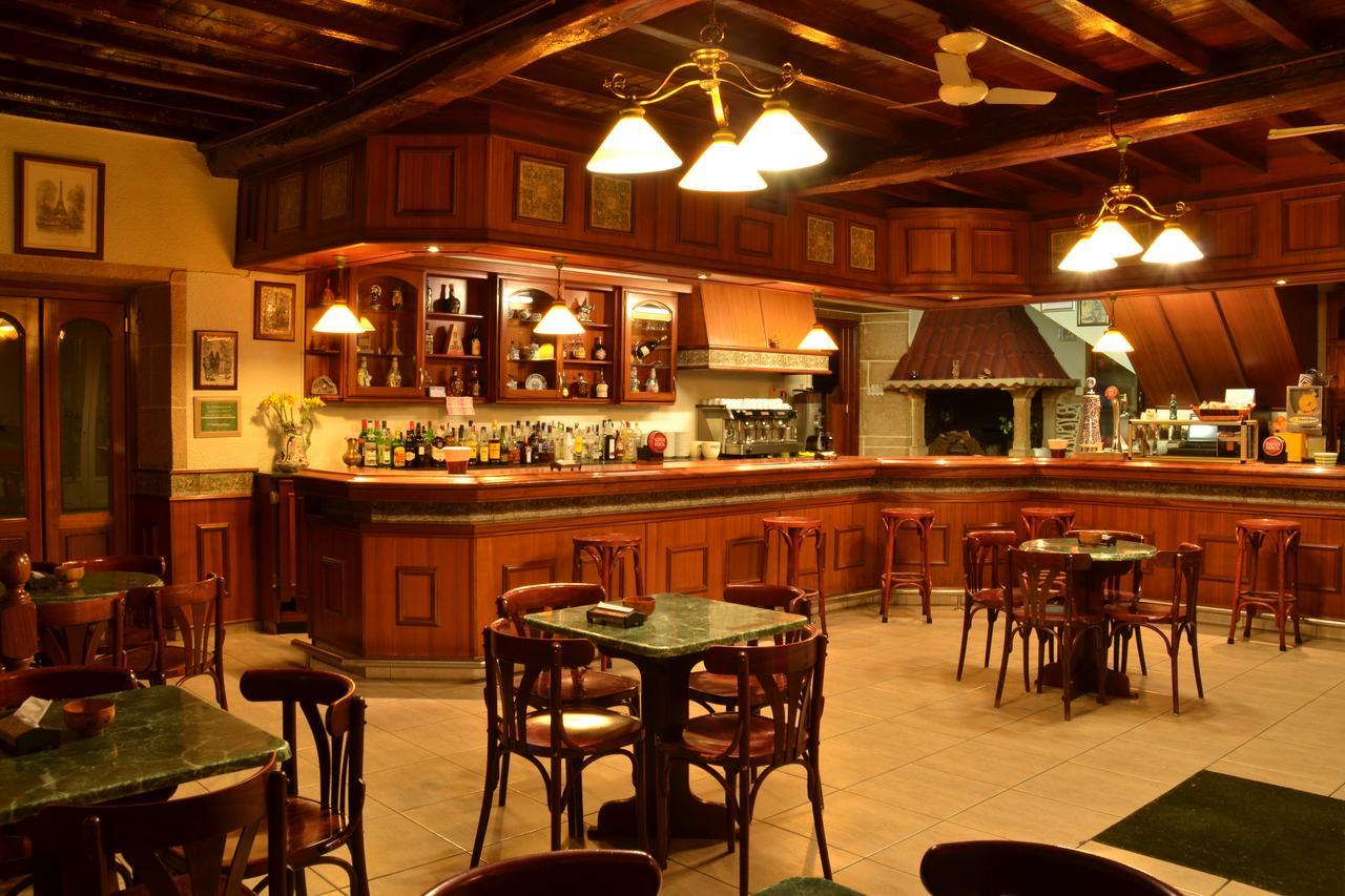 Hostal-Restaurante Paris Форкарей Экстерьер фото