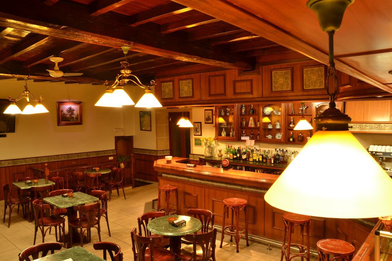 Hostal-Restaurante Paris Форкарей Экстерьер фото