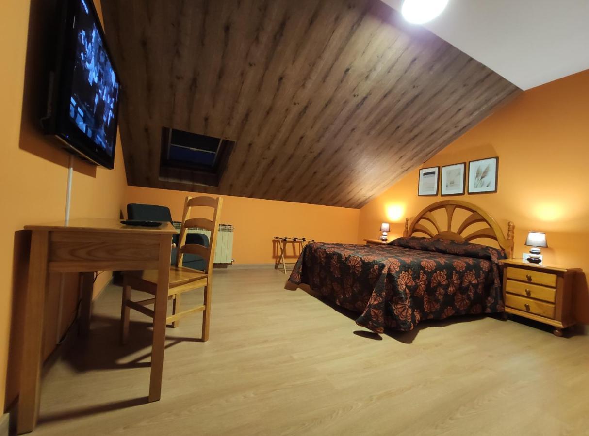 Hostal-Restaurante Paris Форкарей Экстерьер фото